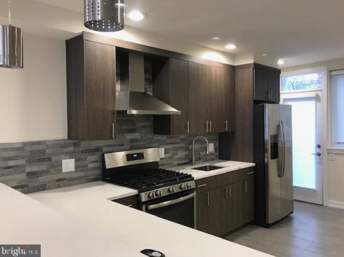 413 20th St, Philadelphia PA  19130-3846 exterior