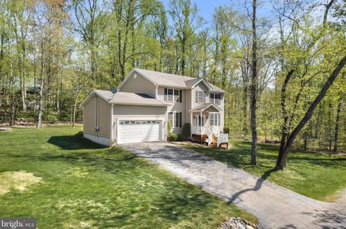 236 Wild Rose Ln, Harpers Ferry, WV 25425-6940