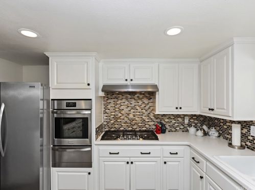 6718 Rycroft Dr, Riverside CA  92506-5315 exterior