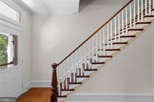 121 Ctr St, Haddonfield NJ 08033-1803 exterior