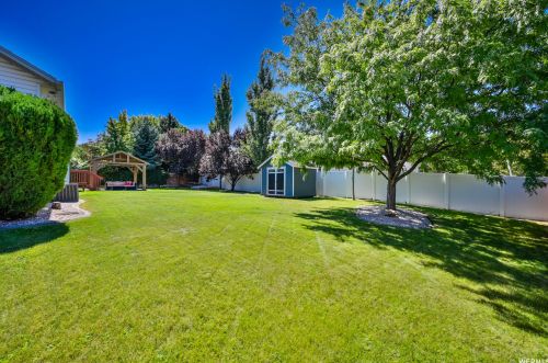 9242 Targhee Dr, Taylorsville UT 84088-6360 exterior