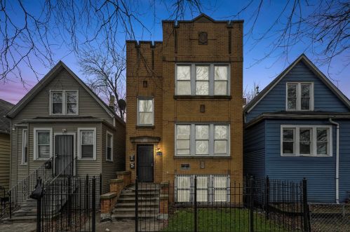 8010 Manistee Ave, Chicago IL  60617-1329 exterior