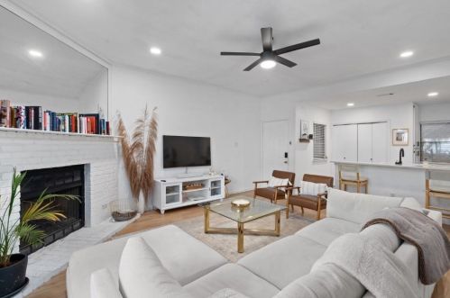 2508 12th St, Austin, TX 78702-1803