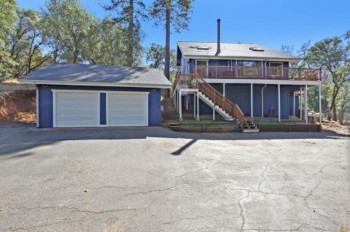 19350 Valkenburg Ln, Grass Valley, CA 95949-9047