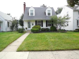 684 Grandon Ave, Columbus, OH 43209-2525