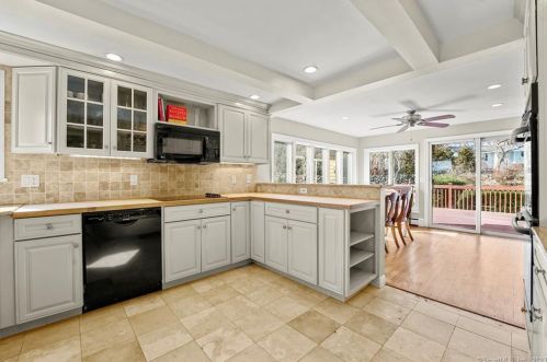 89 Perry Ave, Norwalk CT  06850-1216 exterior