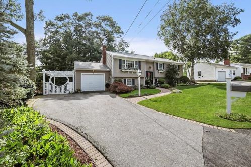 11 Cahir Ct, Warwick, RI 02889-3707