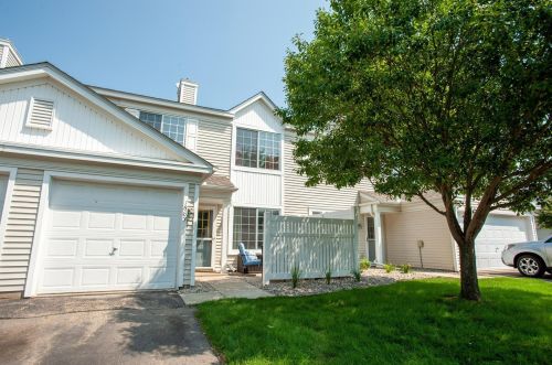 1863 Casey Trl, Saint Paul, MN 55122-2462