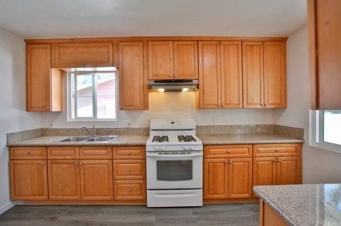2401 Stanford St, Santa Ana CA  92704-3528 exterior