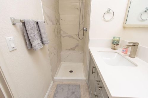 1640 Gulfstream Dr, Modesto CA  95350-2701 exterior