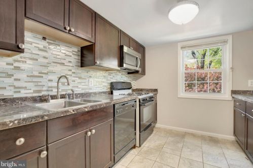 5054 Tibbitt Ln, Springfield VA  22015-1520 exterior