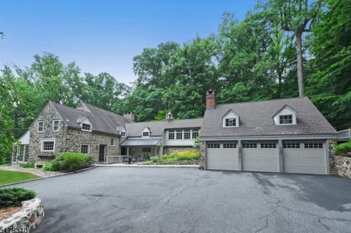 10 Rocky Way, Town Center, NJ 07052-4971