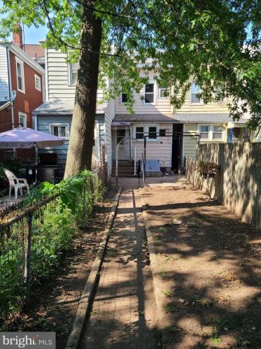 331 Cummings Ave, Trenton NJ  08611-1141 exterior