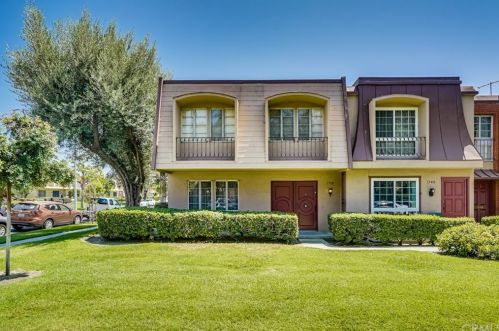 1738 Glenoaks Ave, Anaheim, CA 92801-4011