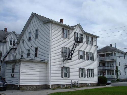 177 Railroad St, Lincoln, RI 02838-1114