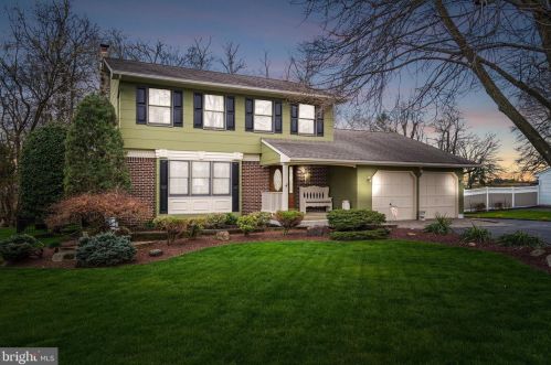 457 Walker Ave, Trenton, NJ 08628-2819