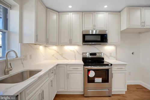 3940 16 St, Philadelphia PA  19146-1668 exterior