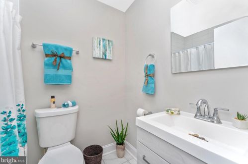 908 Devere Dr, Silver Spring MD 20903-1625 exterior