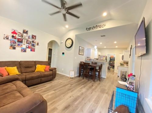 612 Cedar Ave, Stairtown, TX 78648-2023