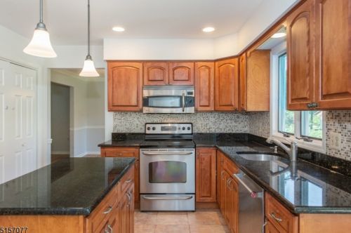 69 Lawrence Rd, Dover NJ  07869-3100 exterior