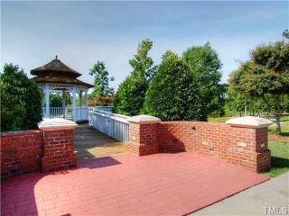 608 Carlton Commons Ln, Cary NC  27519-9111 exterior
