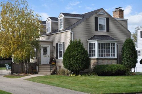 122 Linden Ave, Palatine, IL 60074-5438