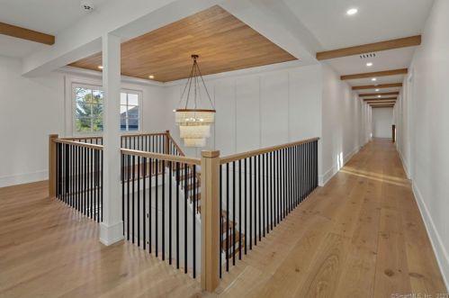192 Sturges Ridge Rd, Wilton CT  06897-3236 exterior