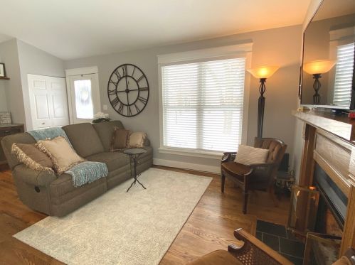 349 Tanglewood Ave, Palatine, IL 60067-8622