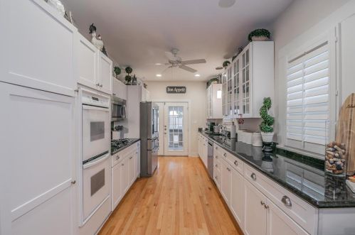 1704 Virginia Pl, Fort Worth TX  76107-2434 exterior