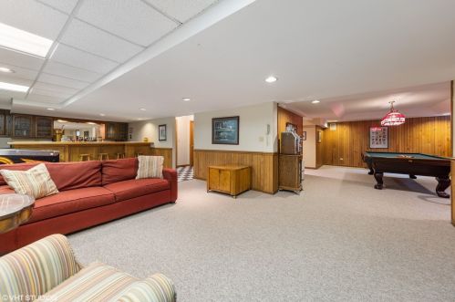 115 Eastern Ave, Willowbrook IL  60514-1414 exterior