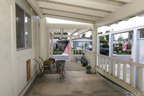 5200 Irvine Blvd, Irvine CA  92620-2013 exterior
