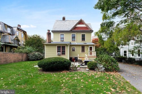 135 Warwick Rd, Tavistock NJ  08033-3706 exterior