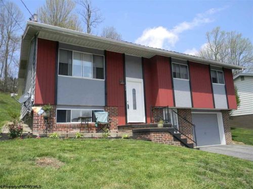312 King Dr, Kingwood, WV 26537-1059