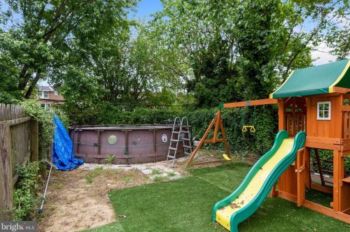 6110 Hegerman St, Philadelphia PA 19135-2805 exterior