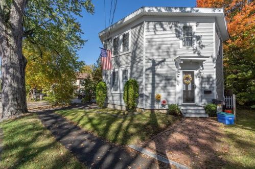 53 5th St, Dover, NH 03820-2949