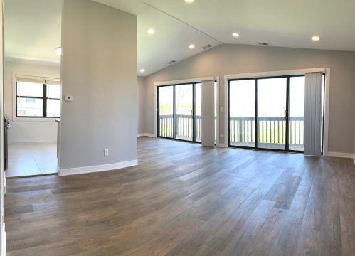 1395 Alpine Ct, Hanover Park, IL 60133-5295