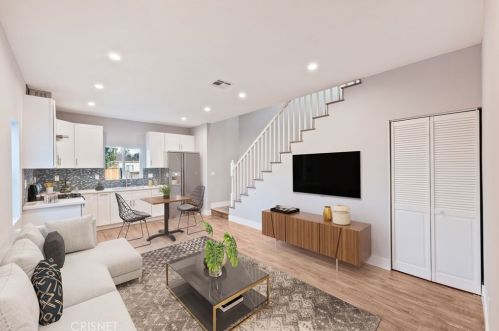 7960 Amestoy Ave, Van Nuys CA  91406-1603 exterior