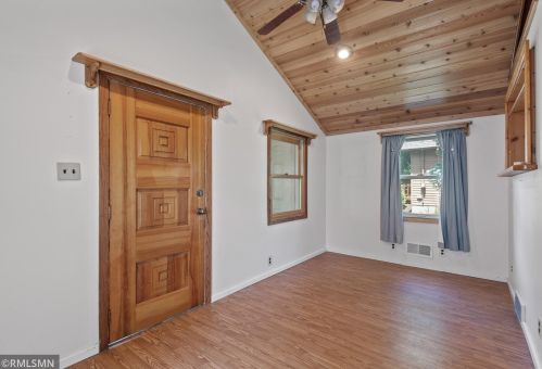 521 Geneva Ave, Saint Paul MN  55128-6421 exterior