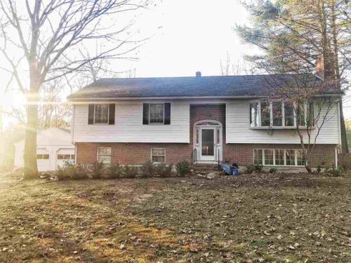 12 Sunnyside Dr, Lee, NH 03824-3114