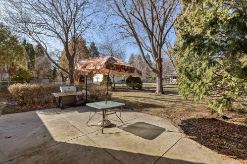 925 Arbogast St, Saint Paul MN  55126-3825 exterior