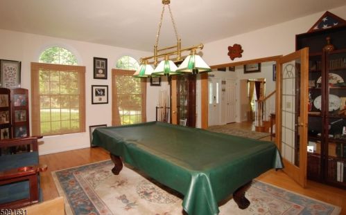 4 Everest Dr, Hackettstown NJ  07840-2844 exterior