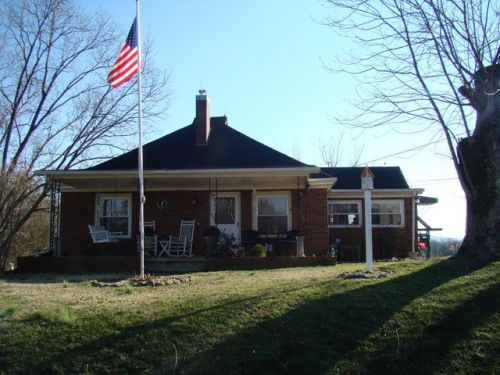 568 Old Stage Coach Rd, Quebeck, TN 38579-2347
