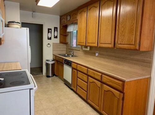 1402 Orangeburg Ave, Modesto, CA 95350-3924