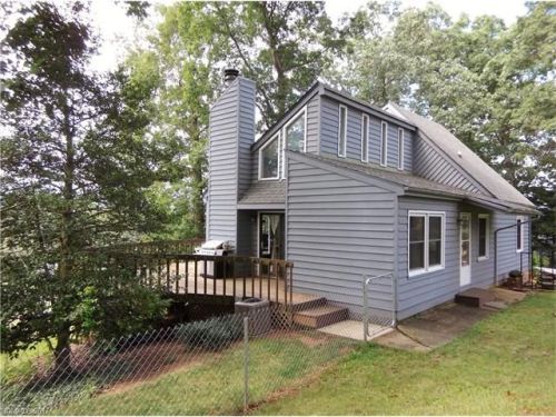 564 Penland St, Clyde, NC 28721-7561