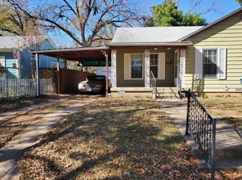 1125 Chandler Ct, Fort Worth, TX 76111-3956