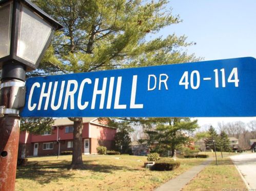 110 Churchill Dr, Hartford, CT 06111-4001