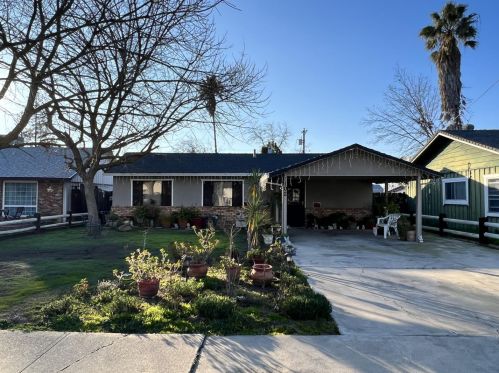1102 Dos Palos Ave, Dos Palos, CA 93620-2208