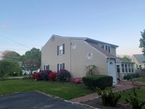 40 Pierce Rd, Warwick, RI 02818-3453
