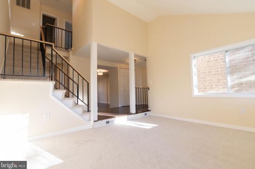 13378 Hungerford Pl, Herndon VA  20170-4365 exterior