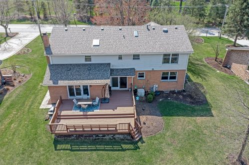 475 87th St, Willowbrook IL  60527-8361 exterior